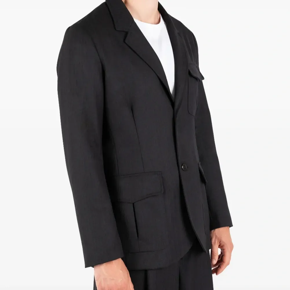 Пиджак с накладными карманами