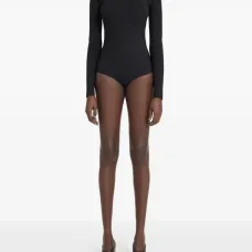 Накидка с объемными плечами Накидка с объемными плечами