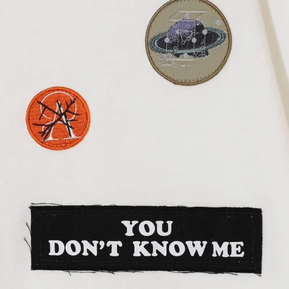 футболка с нашивкой