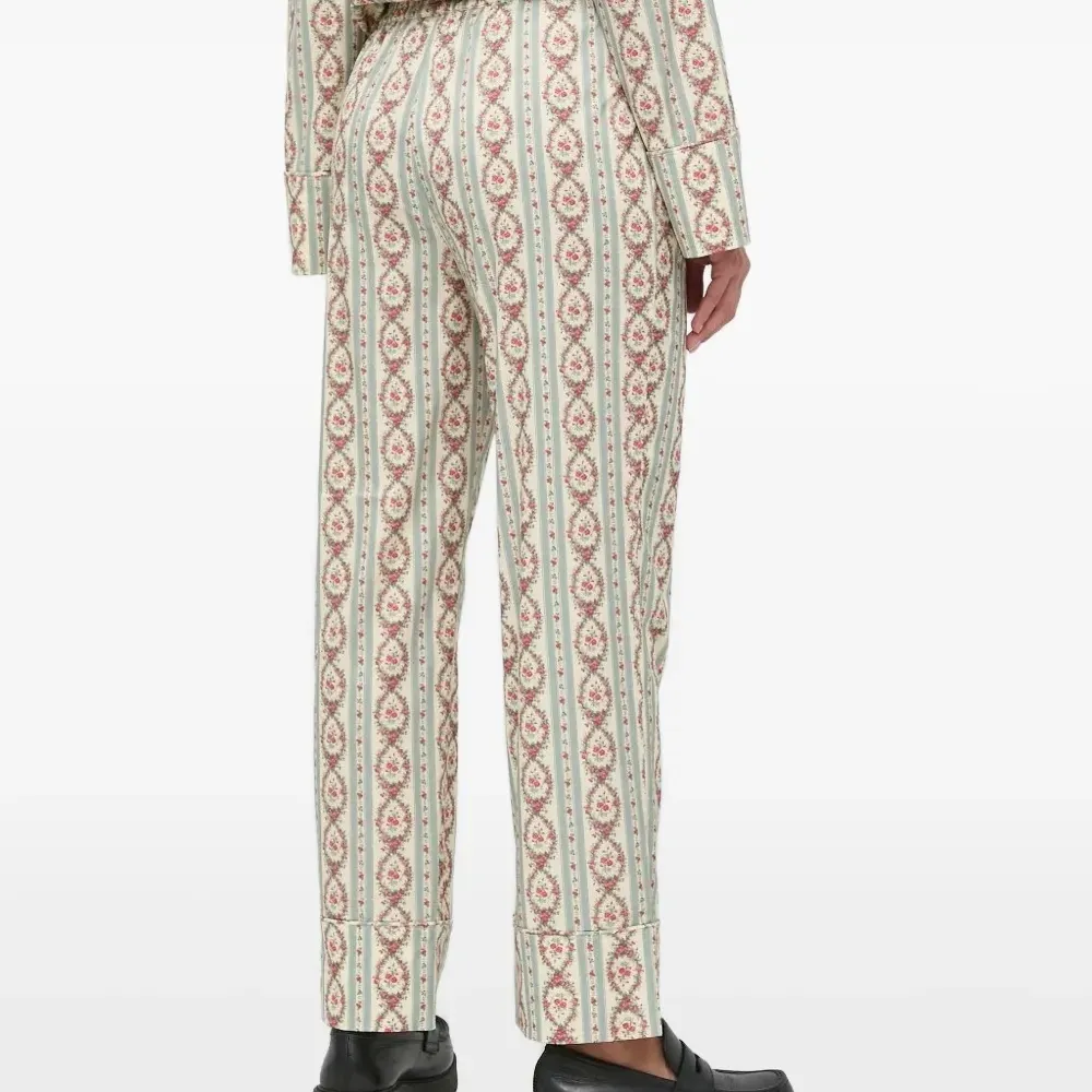 Брюки с цветочным принтом