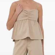 Топ с баской