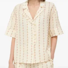 Рубашка с цветочным принтом и рюшами