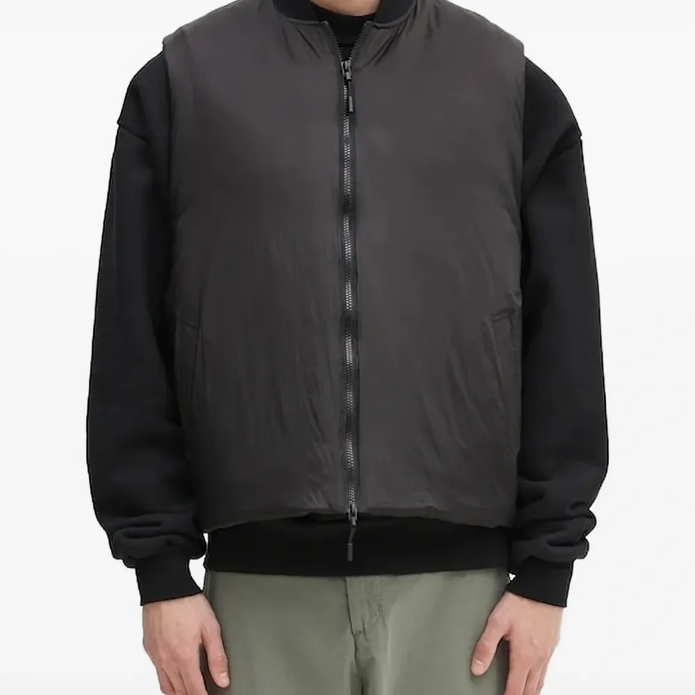 Дутый жилет