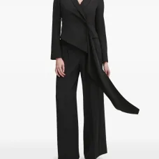 Блейзер асимметричного кроя с драпировкой