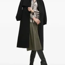 Плиссированная блузка с абстрактным принтом