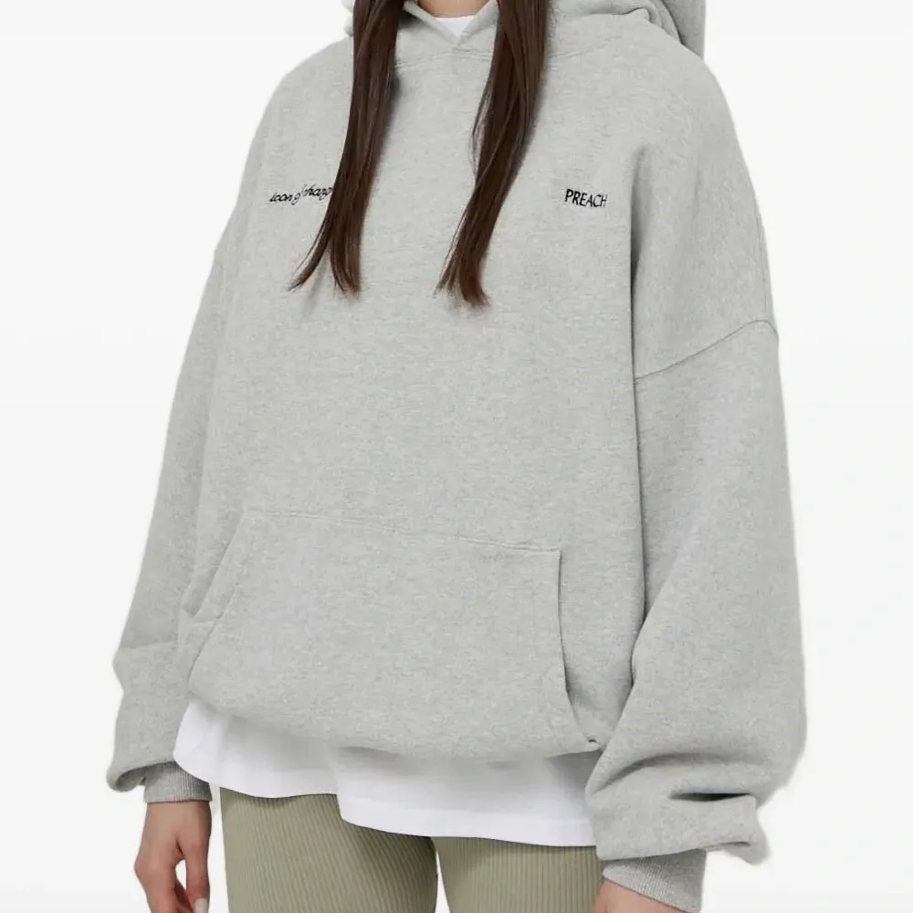 Худи с вышитым логотипом Худи с вышитым логотипом