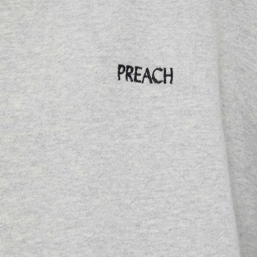 Худи с вышитым логотипом Худи с вышитым логотипом