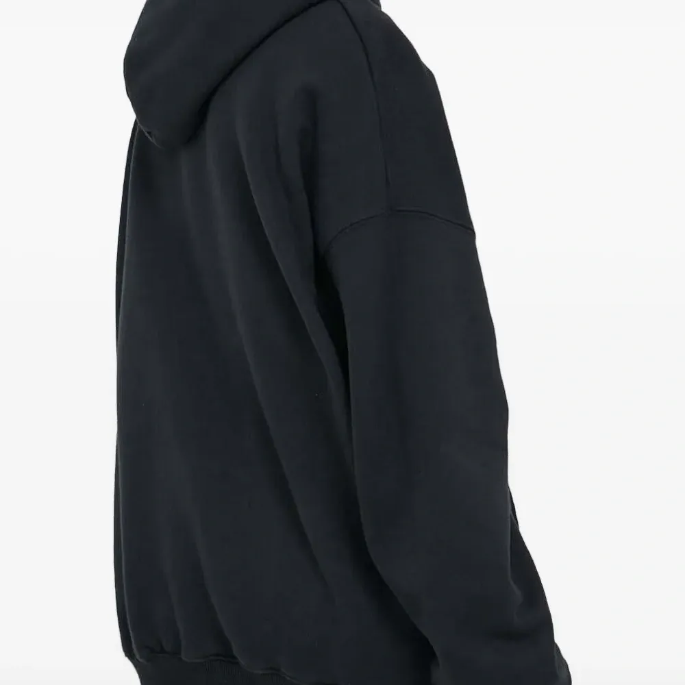 Худи с вышитым логотипом Худи с вышитым логотипом