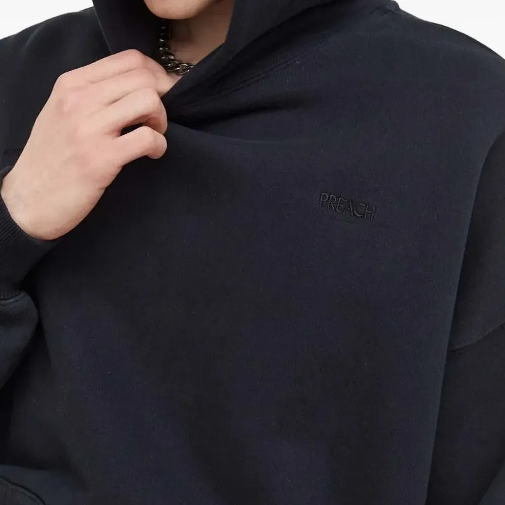 Худи с вышитым логотипом Худи с вышитым логотипом