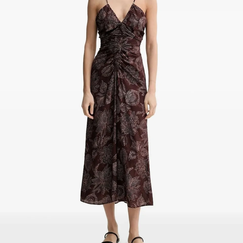 Платье миди со сборками и цветочным принтом