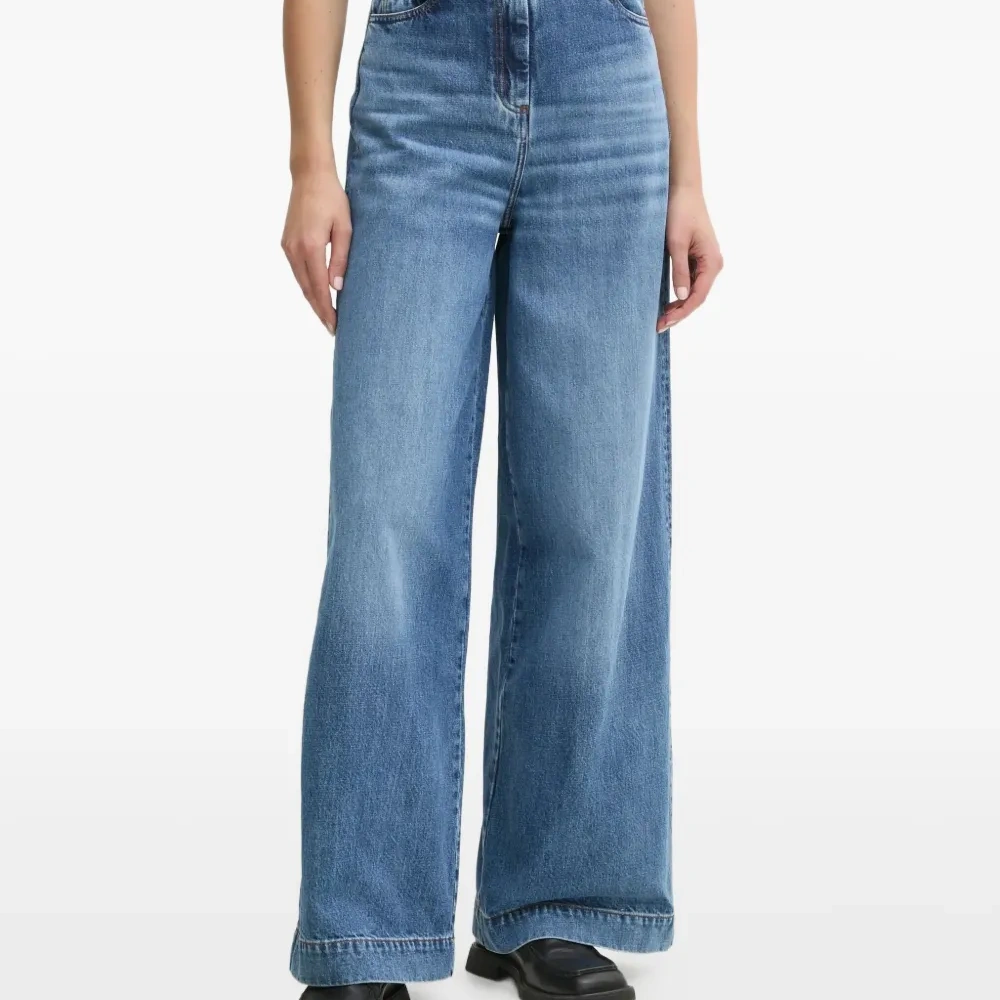 Джинсы из денима с пятью карманами Джинсы из денима с пятью карманами