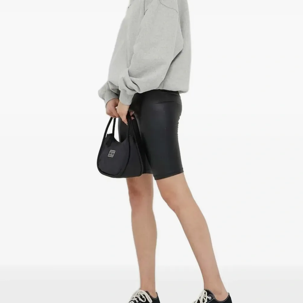 Толстовка с вышивкой Толстовка с вышивкой