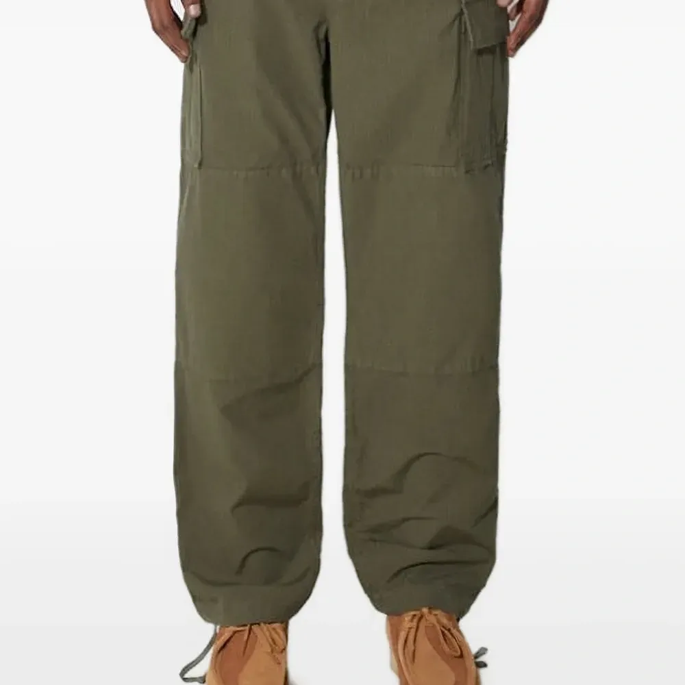 Брюки карго с карманами