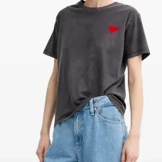 Футболка с короткими рукавами и вышивкой Футболка с короткими рукавами и вышивкой