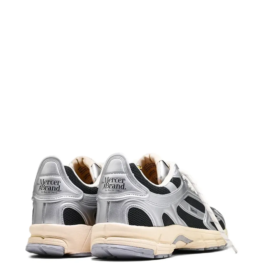 кроссовки для бега со вставками