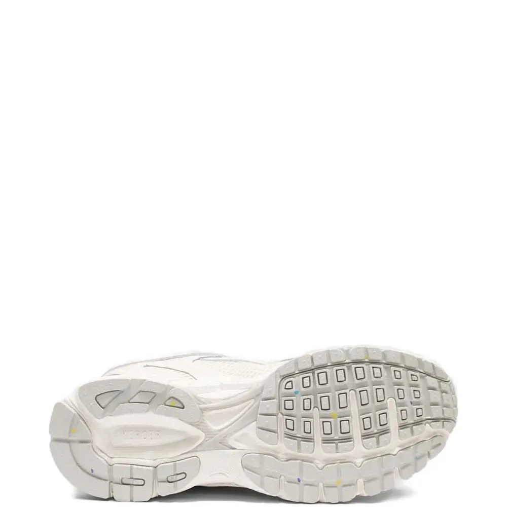 кроссовки с сетчатыми вставками кроссовки с сетчатыми вставками