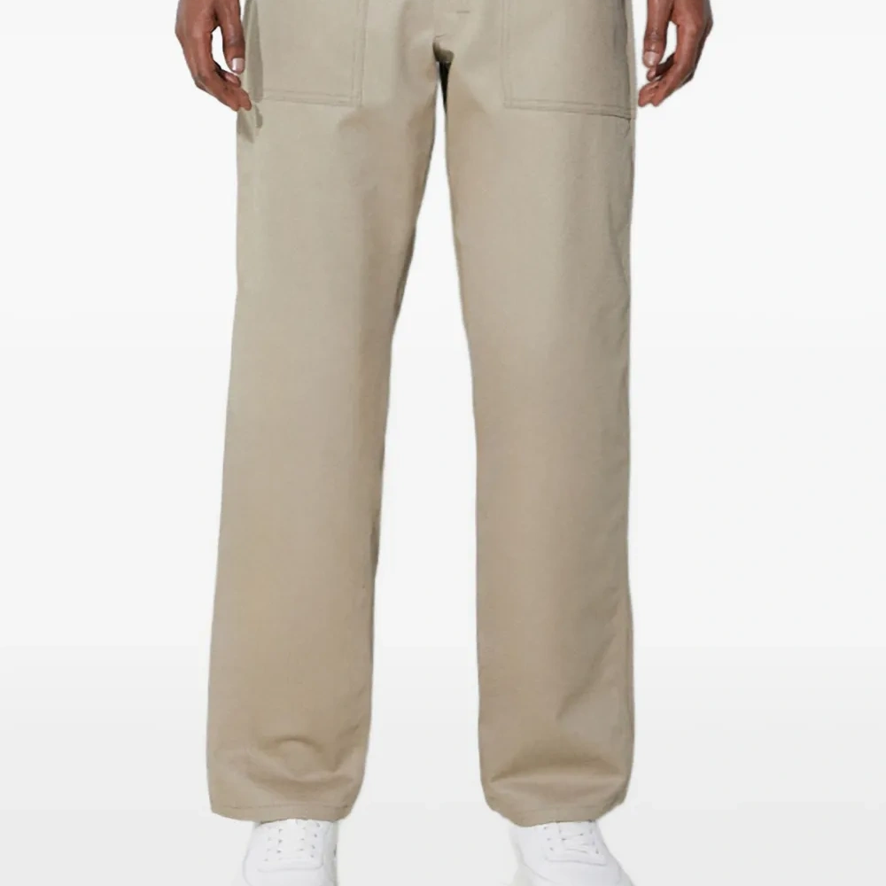 Брюки с накладными карманами в стиле милитари