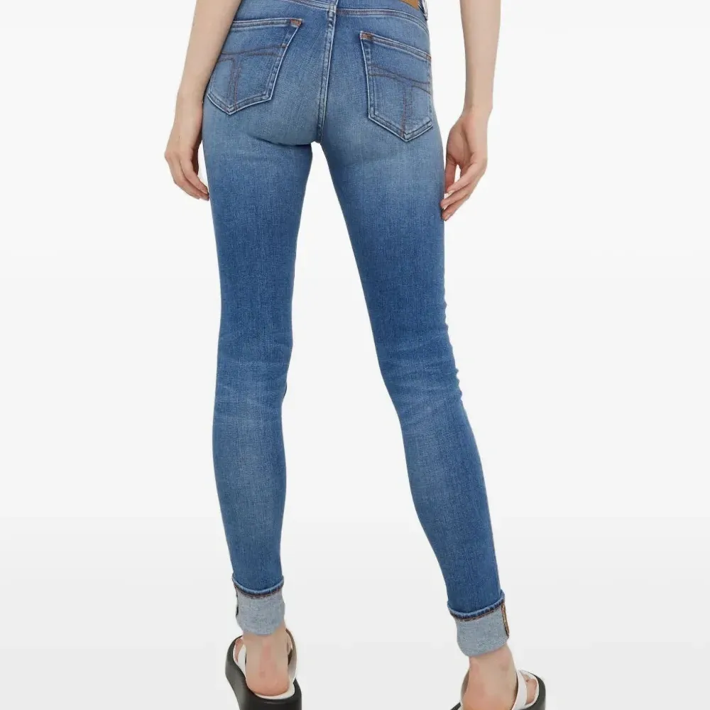 Джинсы с подворотами