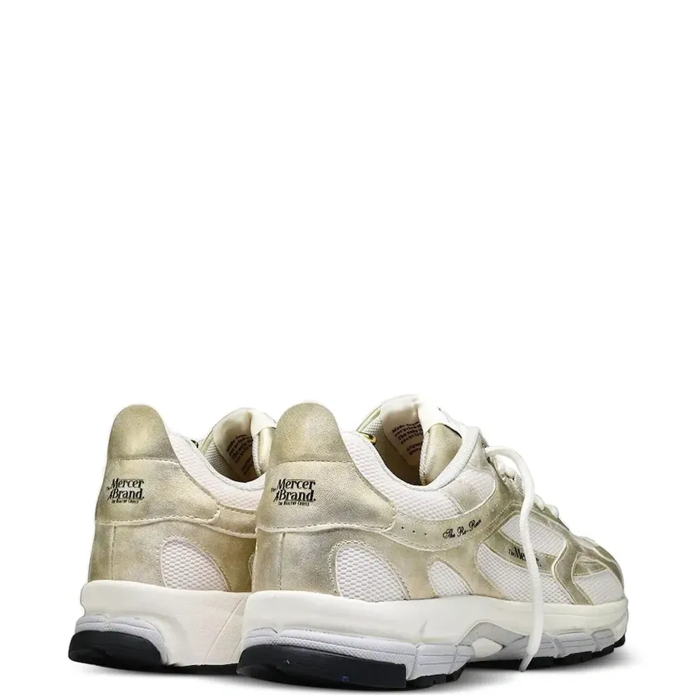 Кроссовки с сетчатыми вставками Кроссовки с сетчатыми вставками