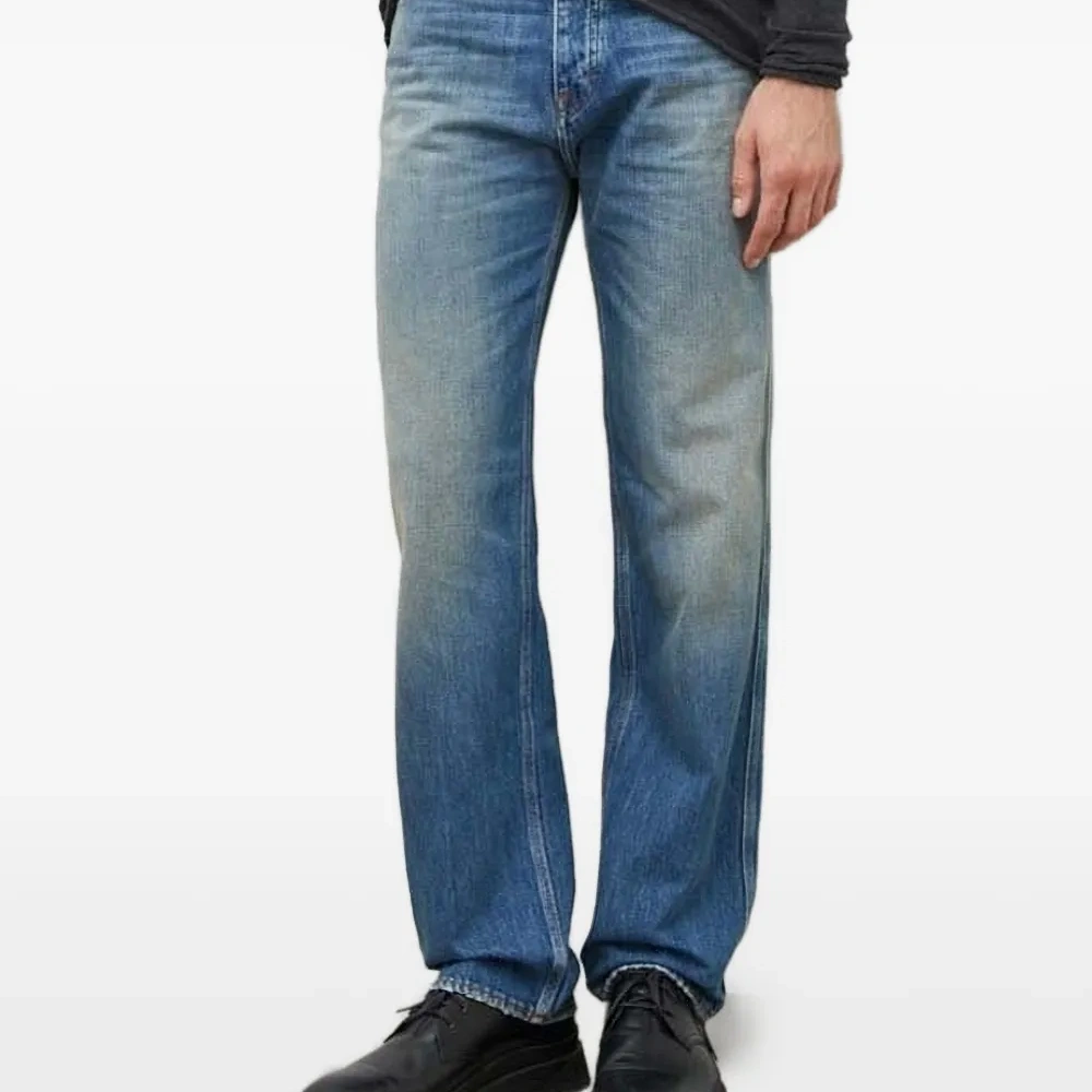 Прямые джинсы