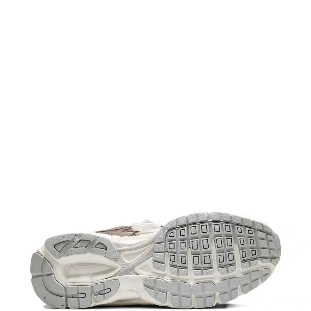 кроссовки для бега со вставками