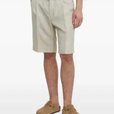 Шорты с карманами и складками