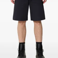 Шорты с накладным карманом