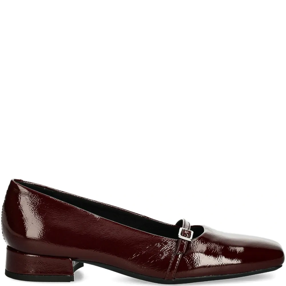 балетки Debbi с пряжками и квадратным носком