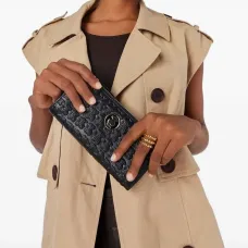 Кошелек на молнии с тиснением