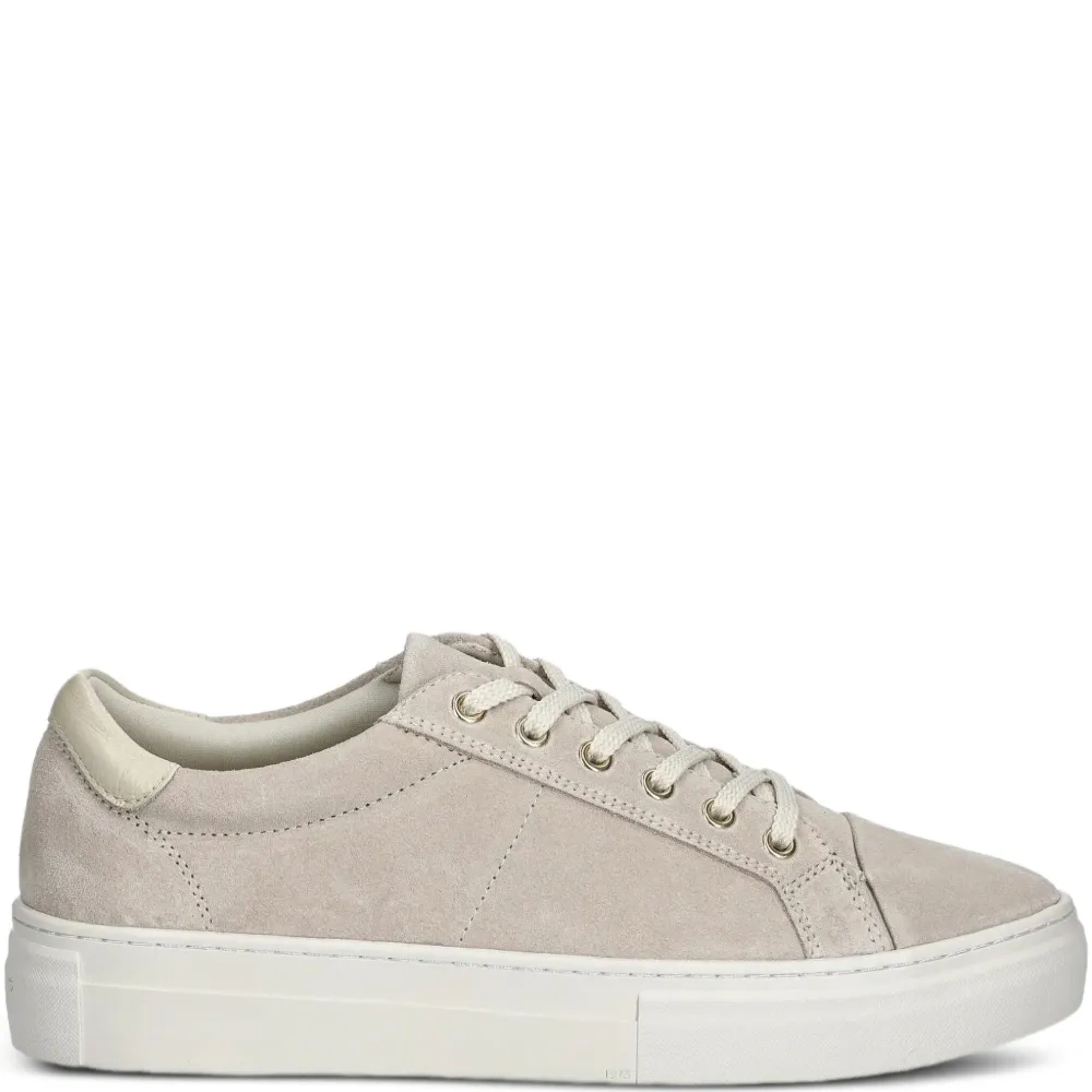 кроссовки на шнуровке