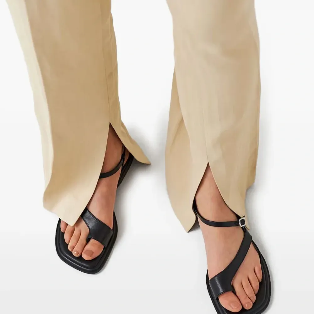 Сандалии с пряжками Сандалии с пряжками