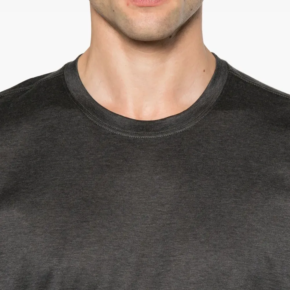 Футболка с круглым вырезом