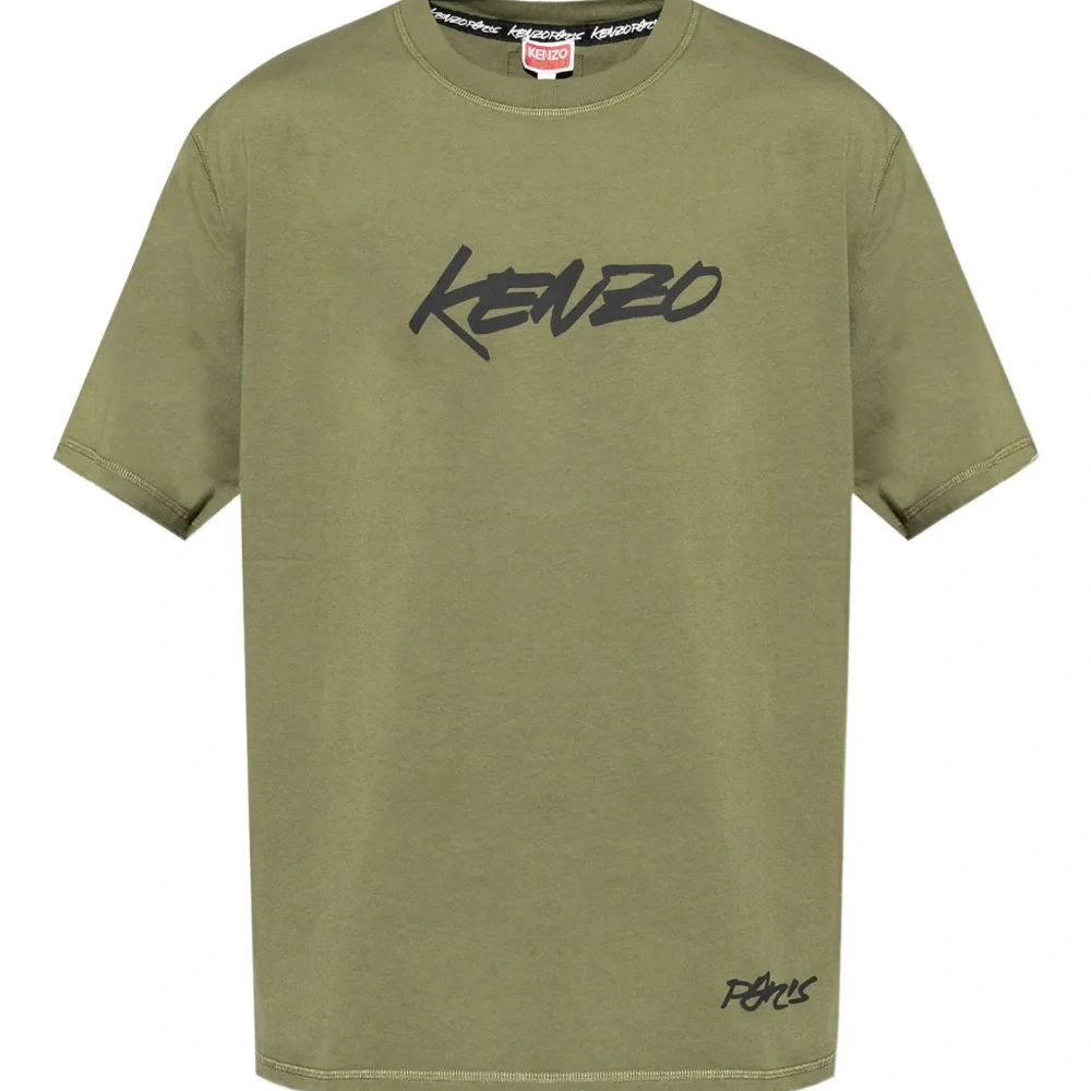 футболка с логотипом