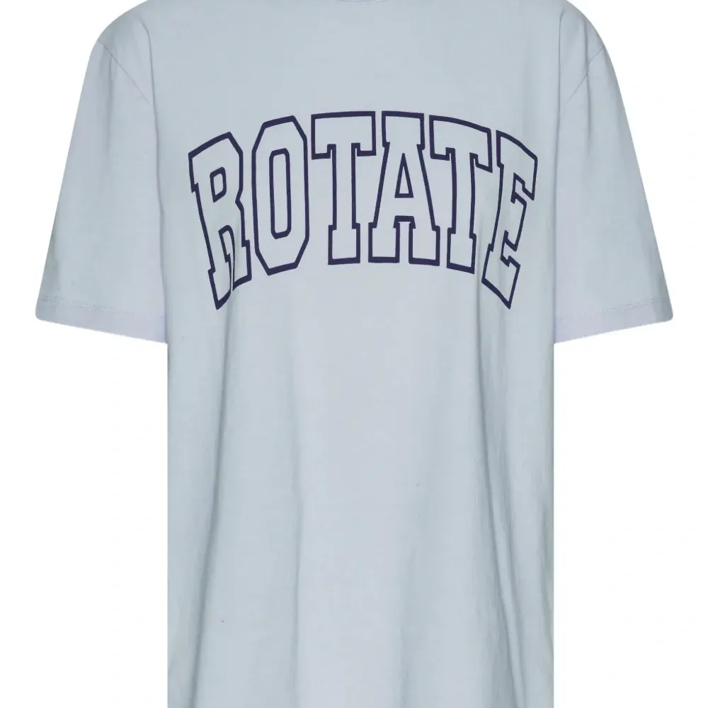 футболка с логотипом