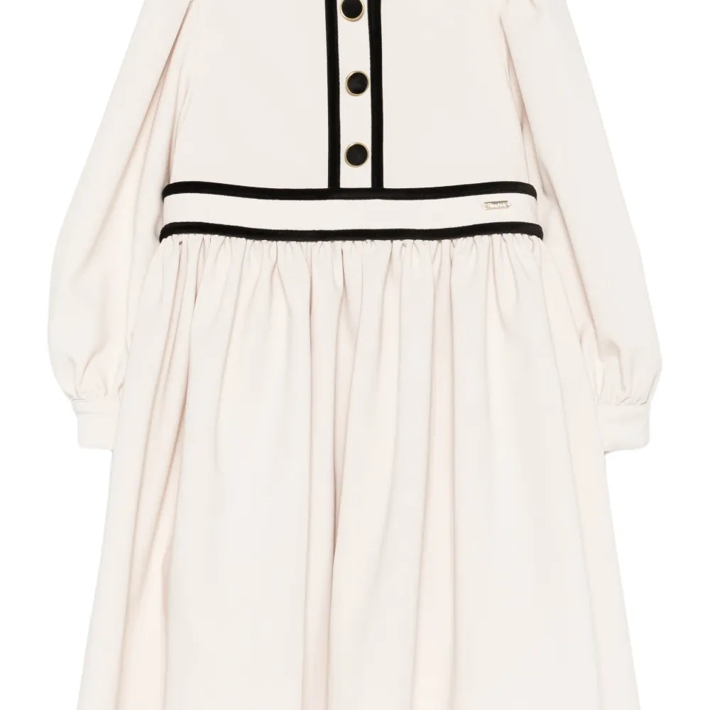 Платье с объемными рукавами