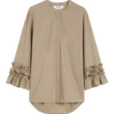 Рубашка с оборками на рукавах