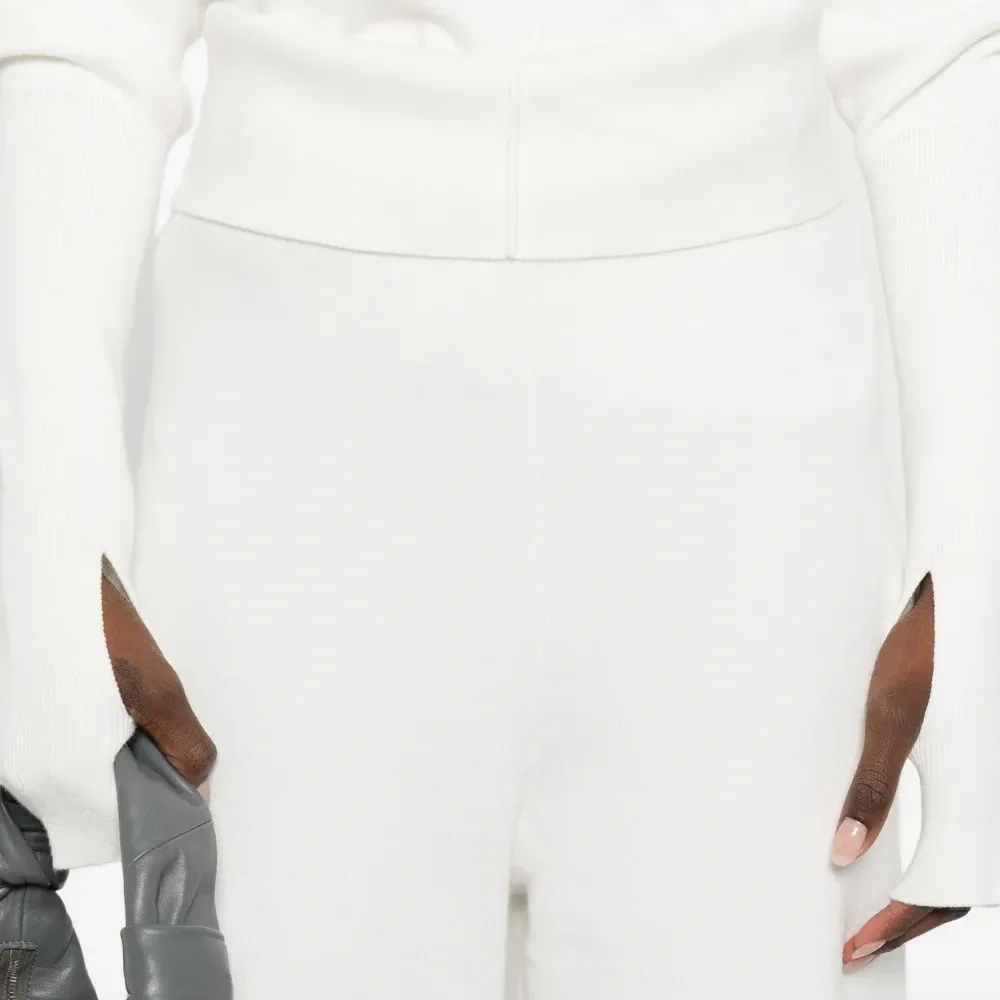 Брюки с отделкой швами