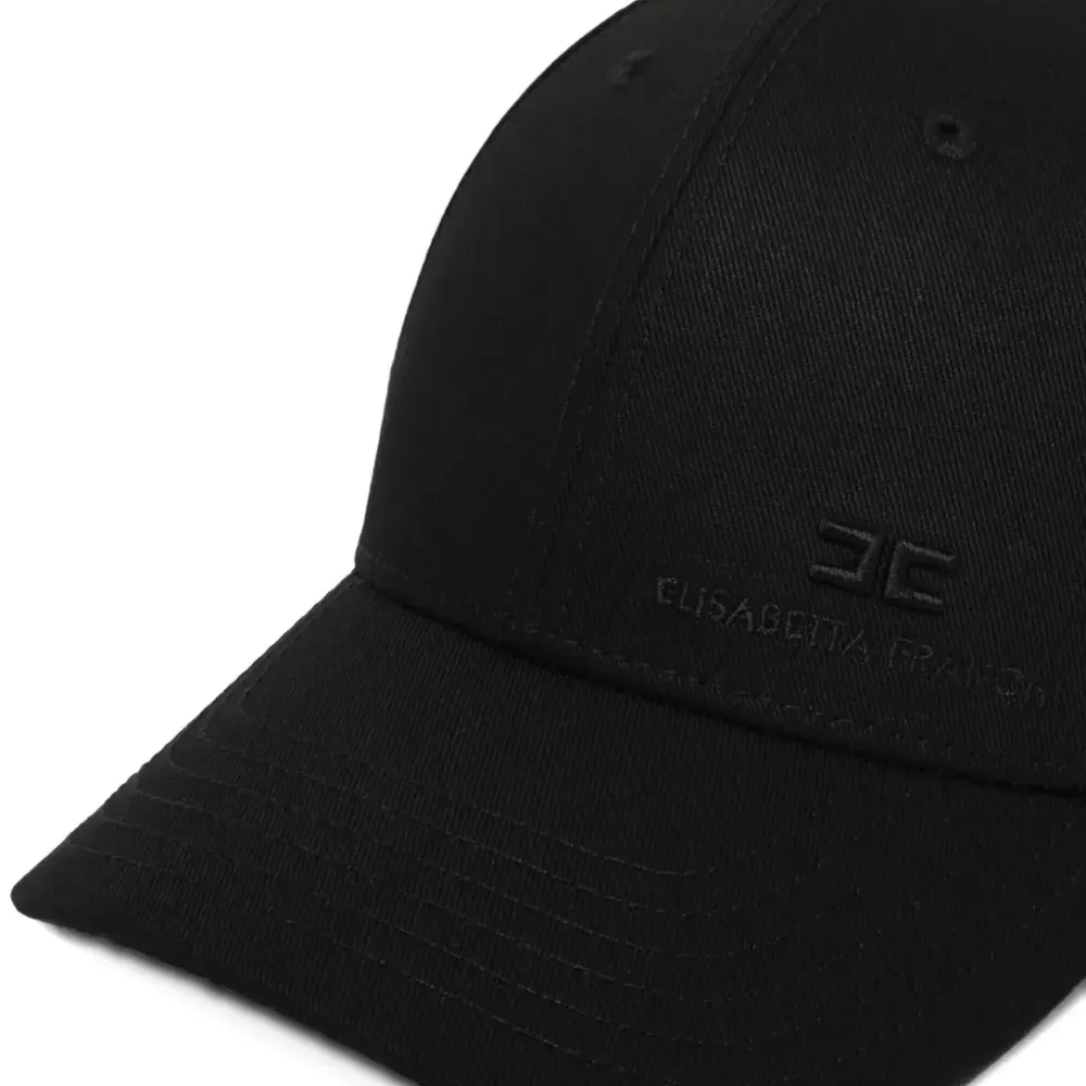 Бейсболка с вышитым логотипом