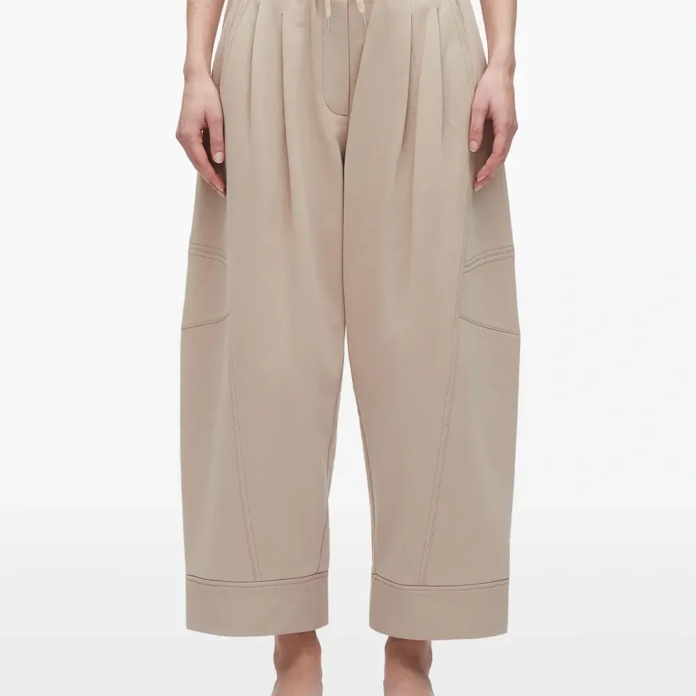 брюки со складками брюки со складками