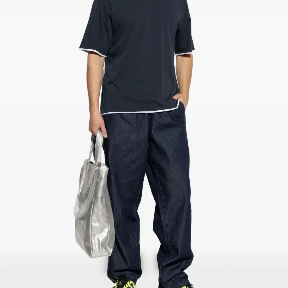 футболка с контрастной отделкой