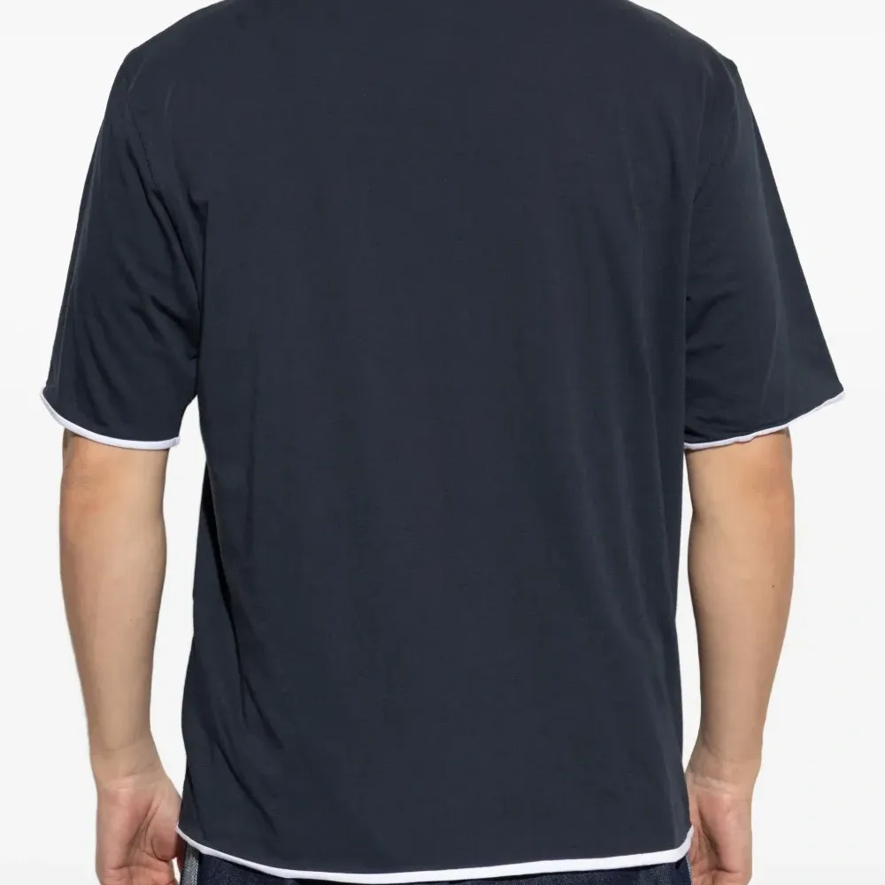 футболка с контрастной отделкой