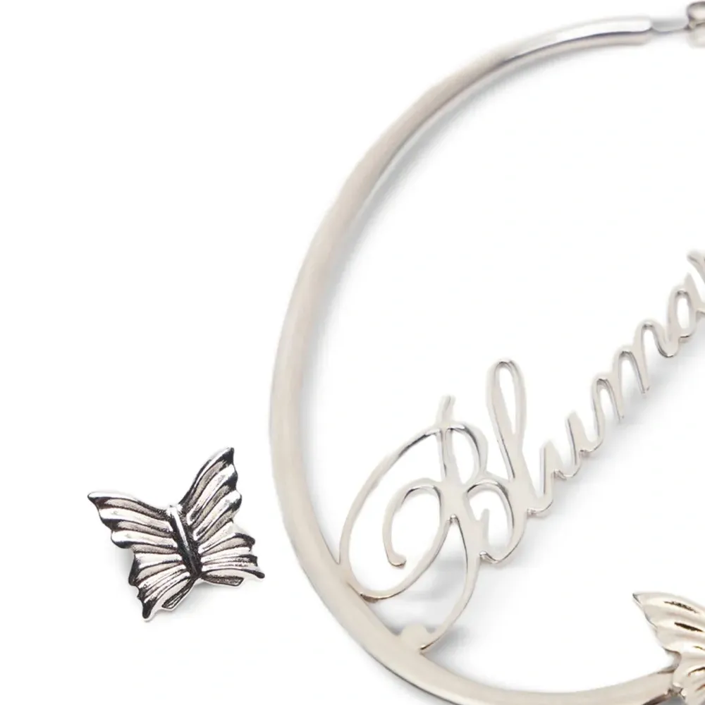 серьги с логотипом