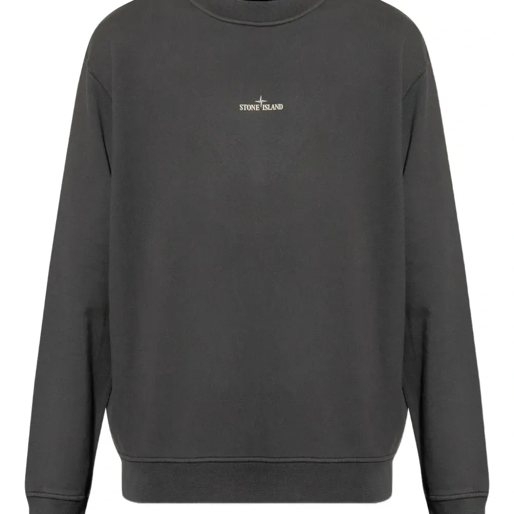 толстовка с вышитым логотипом