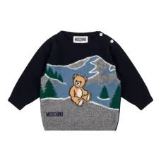 свитер с вышивкой