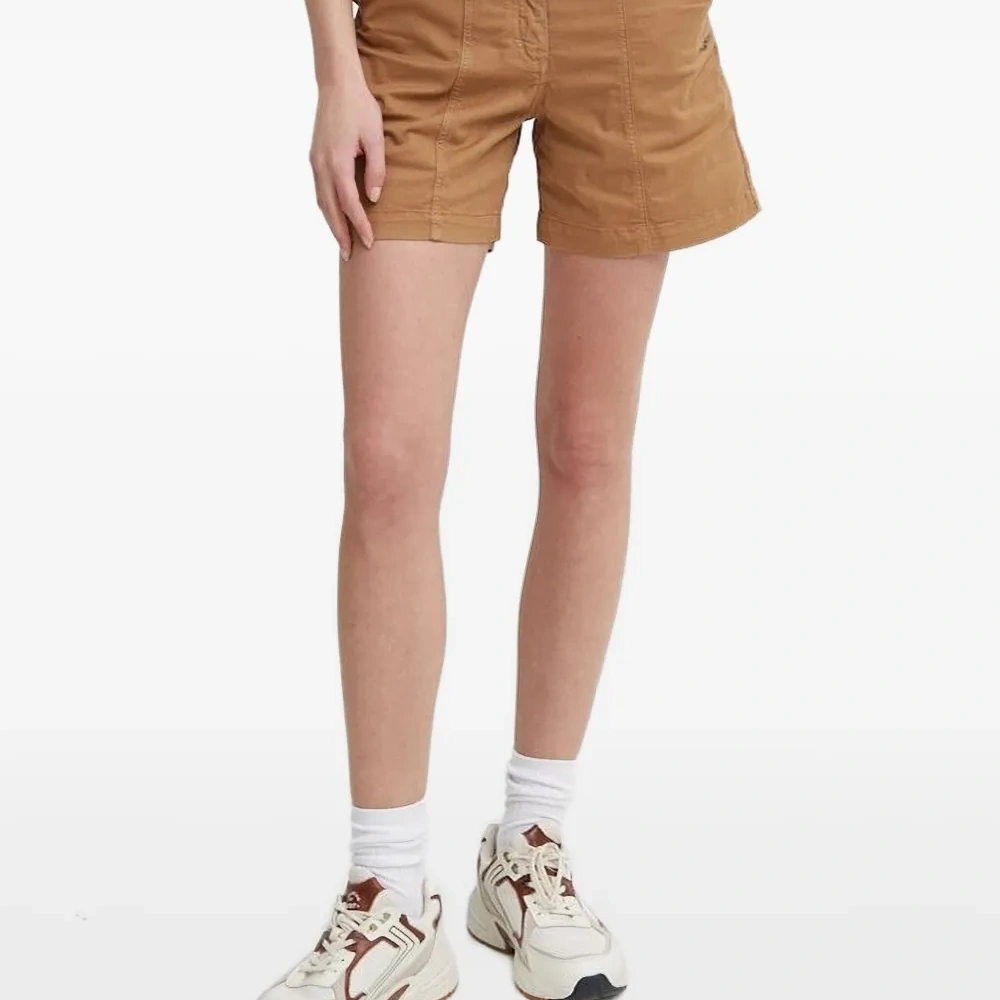 Шорты с карманами Шорты с карманами