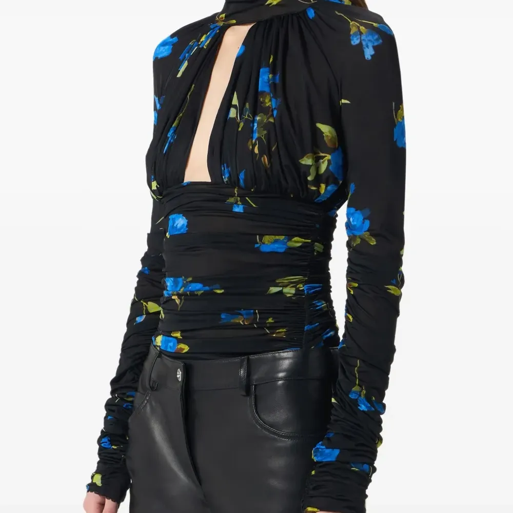 боди с цветочным принтом и сборками