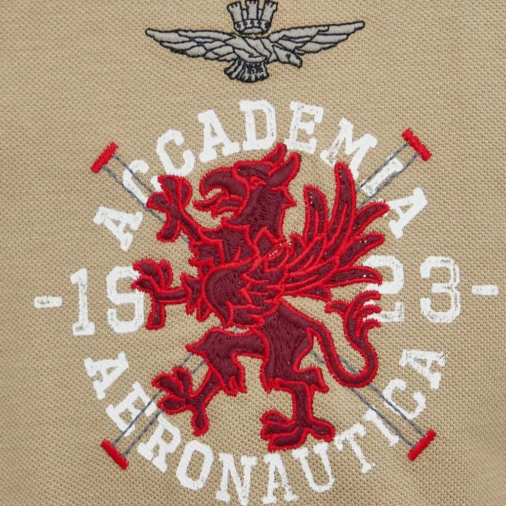 Вышитое поло