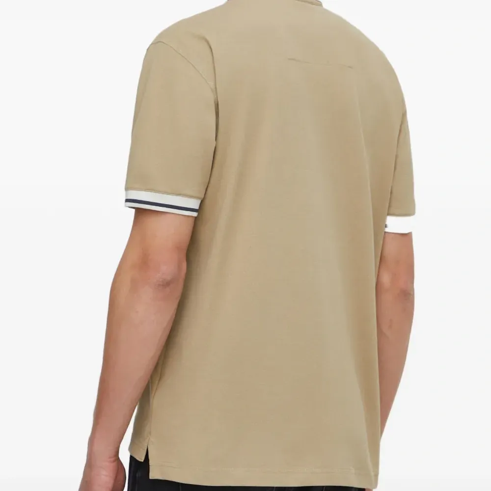 Вышитое поло