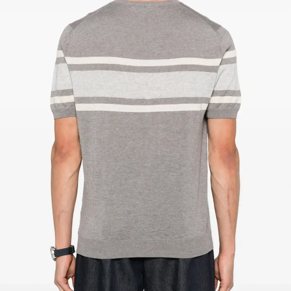 Футболка с отделкой в полоску