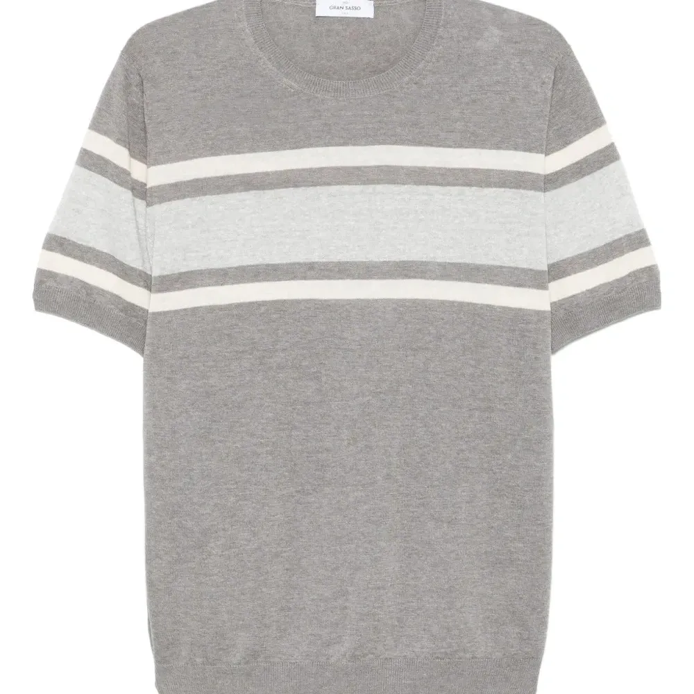 Футболка с отделкой в полоску